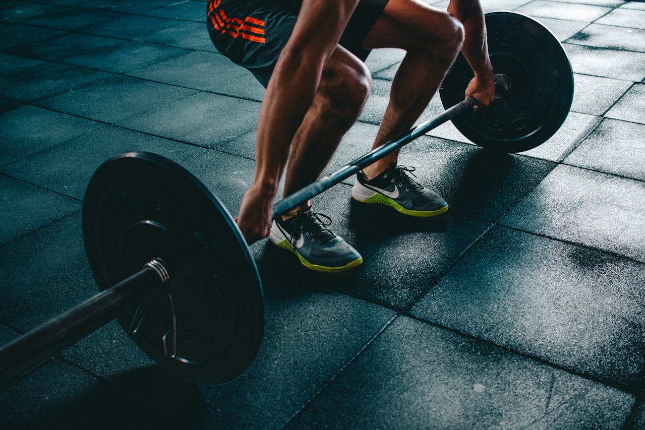 Entrenamiento de Fuerza Máxima: Clave para Deportistas de Fitness y Culturistas